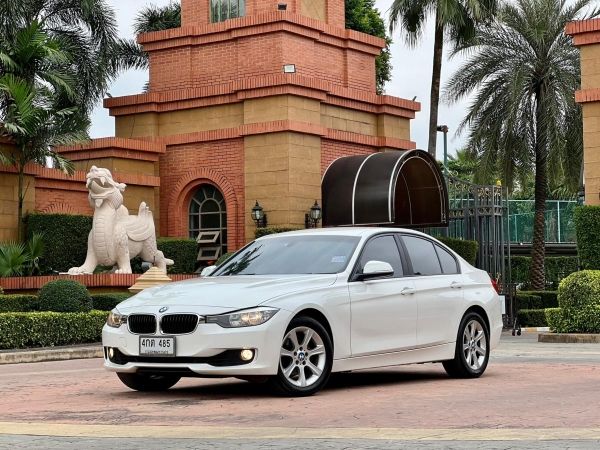 2015 BMW 320i Luxury ( F30 )